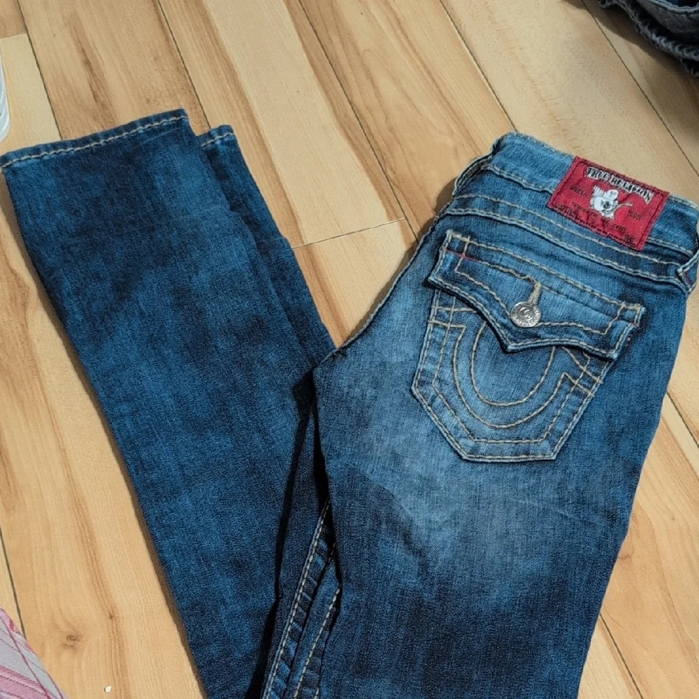 True Religion Women's Denim Jeans with Red Accents - Picture 4 of 4